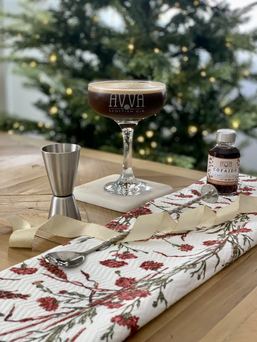 Cofaidh Cold Brew Liqueur is the perfect addition to your next Espresso Martini! Visit our blog in the link below to make your own at home this festive season 😍

Make your own here bit.ly/coffeeliqueurb…