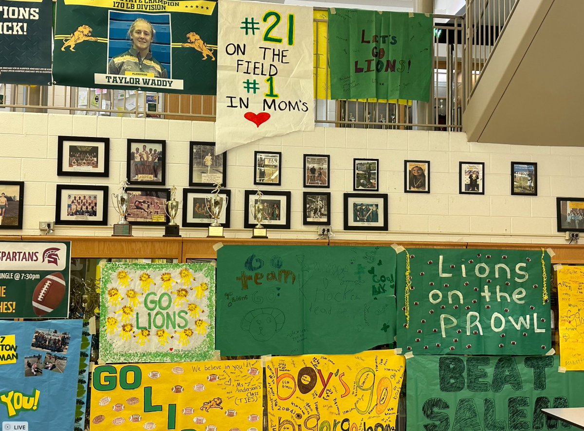 LCPSchools's tweet photo. WE ❤️LOVE❤️ OUR 🦁LIONS🦁!

Over the past week, our elementary and middle school students have spent time creating artwork to cheer on our Lions. We decided the best place to hang up the artwork would be right inside Louisa County High School to greet our Lions this morning! https://t.co/6toPyWjQhb