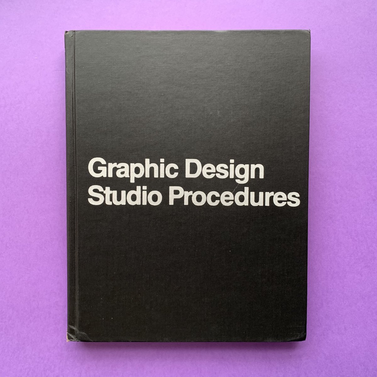 ThePrintArkive's tweet photo. NEW STOCK at https://t.co/QKCEIdQ9bD

Graphic Design Studio Procedures
1982

#bookstore #designbooks #designmagazines #graphicdesign #graphicart #typography #designprocess #designproduction https://t.co/br7qZ0w89a