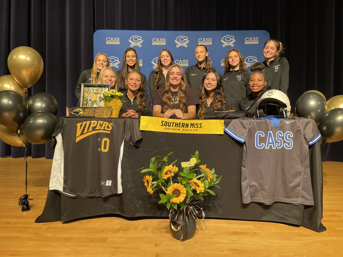 cass_softball's tweet photo. ITS OFFICIAL! Ansley Hight has signed to continue her academic and athletic career at the University of Southern Mississippi. We are so proud of you, Ans!  Once a Colonel, always a Colonel 💙 @HightAnsley https://t.co/RneIChR3Sj