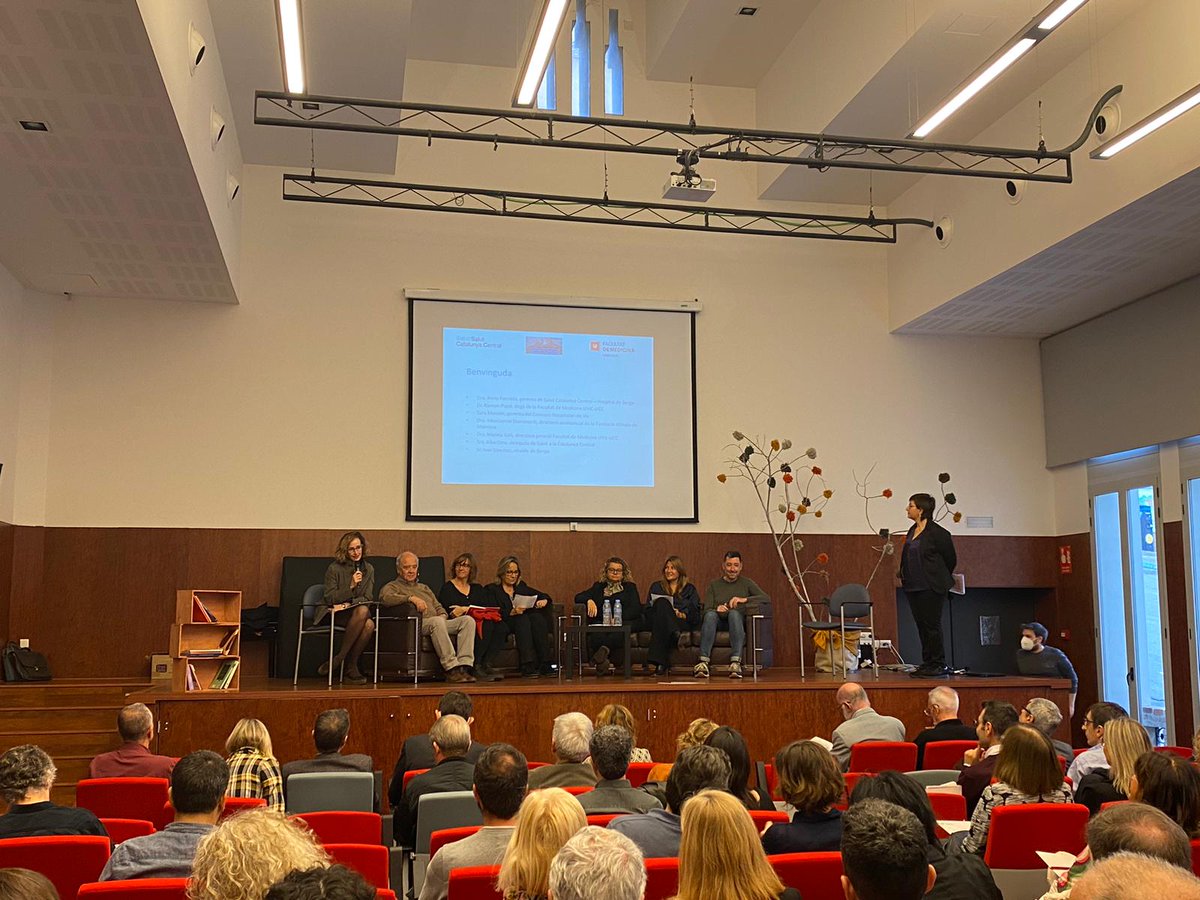 🗣 L'<a href="/oms_alba/">Alba Oms</a>, gerent del #CatSalut a la Regió Sanitària Catalunya Central, ha participat avui a la benvinguda de la II jornada entre centres sanitaris i universitaris de la regió. #lasalutalcentre