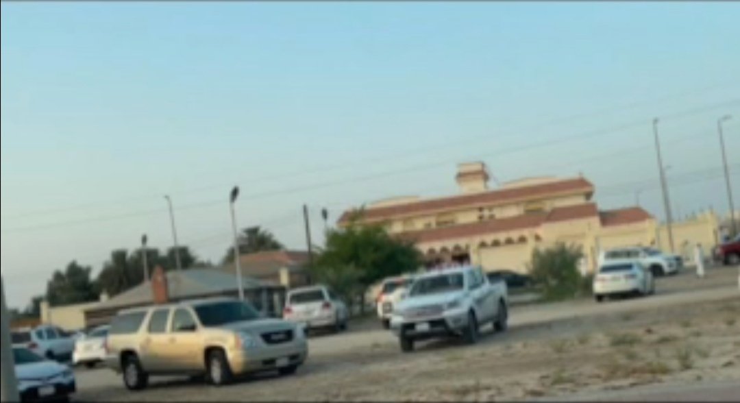 مرحوم ياشيخ الموت غيب حلاياه
ولا استطاع الموت يطمس مواريه

واللي بذل  صالح ... فريد مزاياه
يبقى مع الركبان ... يا حل طاريه

محافظة النعيرية - هجرة نطاع
يوم الإثنين  -   ١٤ نوفمبر ٢٠٢٢