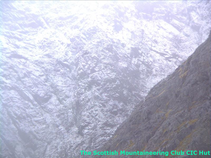 cicwebcam's tweet photo. #cichut #northface #bennevis #mountaineering Current weather. 2.89C, humidity 93.5%, recent gust 5mph, direction NE https://t.co/qxW2eDMisU
