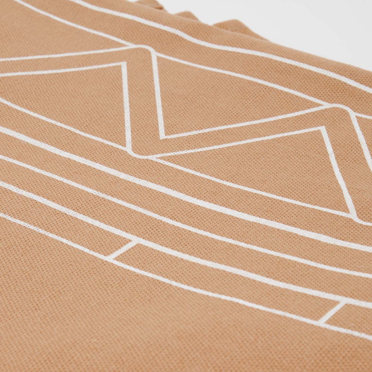 Enhance your picnic with the Layla Mat, with its geometric shapes from the Saudi Najdi heritage. Quality and aesthetics at the same time. 

#آثارنا
 #atharna