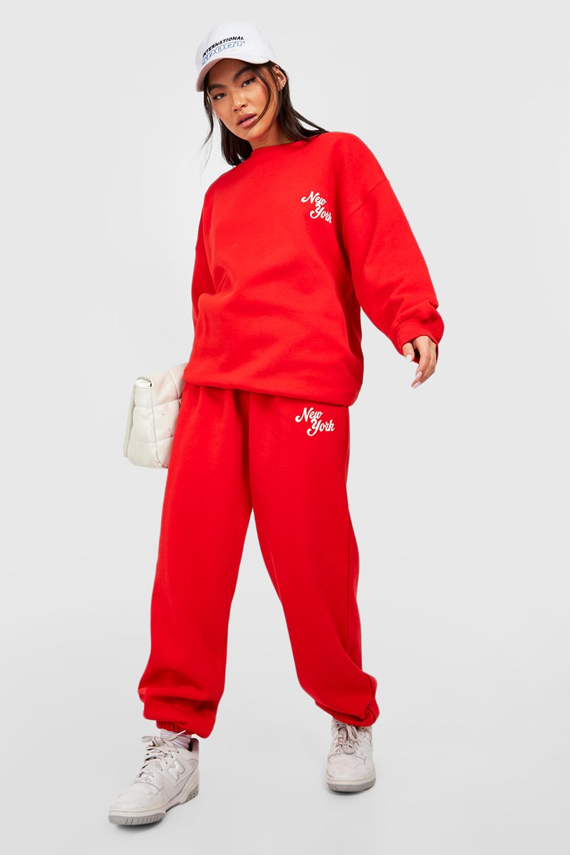 boohoo's tweet photo. Call off the search...we've found your outfit ❤️
Shop the tracksuit for £20 with 50% off

NEW YORK PRINTED SWEATER TRACKSUIT: https://t.co/3MMIhsajsS https://t.co/krvANTJc7Y