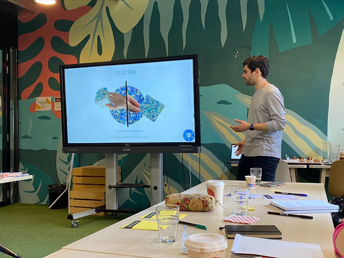 emprencat's tweet photo. Última sessió del curs d’Economia Circular #XarxaEmprèn amb @ImpactHubBCN per conèixer tendències i principals elements de l'economia circular i la inversió d'impacte aplicada a la creació de noves empreses. Avui amb Simón González, emprenedor i fundador de Sustein Material. https://t.co/LXoAnET6d0