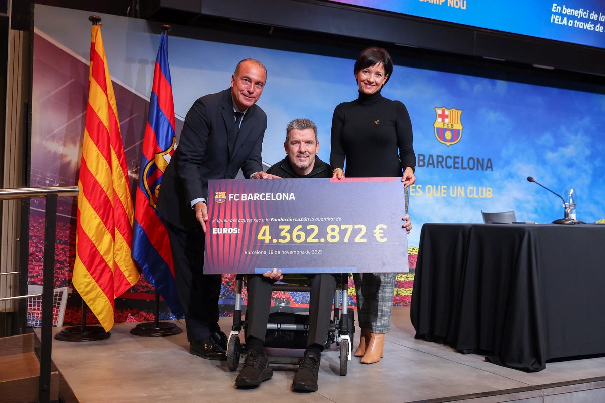 FCBarcelona_es's tweet photo. El partido benéfico contra la ELA recauda más de 4,3 millones de euros, destinados a la investigación de la enfermedad

🔗 Todos los detalles: https://t.co/WDCCpMieMH https://t.co/tTQ6LANITb