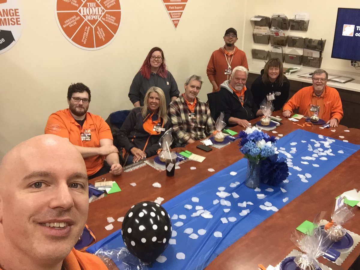 We love our MET Team!!!! Happy to give them a surprise treat bag along with their lunch ! @thd1920