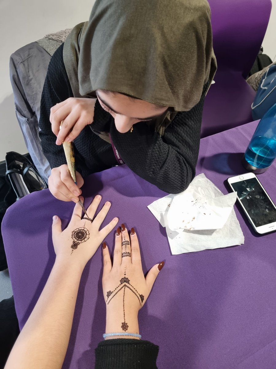 Lunchtime fundraising! Making Mehndi patterns for Children in Need 🐻