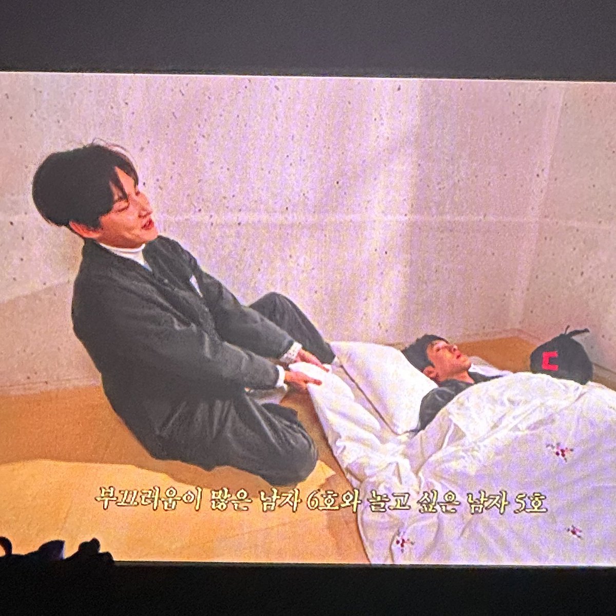 number809's tweet photo. 데이트 ㅈㄴ 웃겨 https://t.co/x5JjRvu7WV