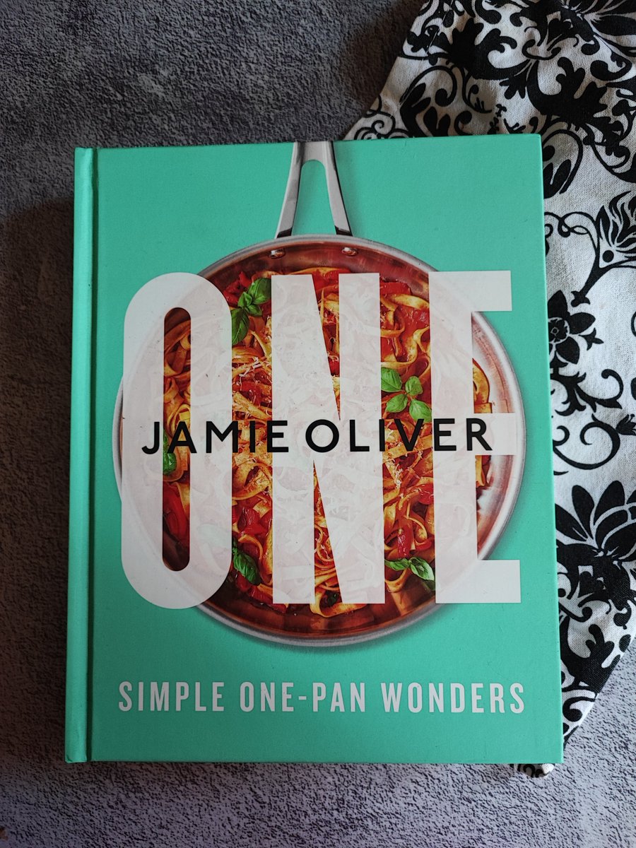roeliareads's tweet image. #FoodieFriday and time for another #ReadAndCook  #CookBookReview! 

Today I'm featuring @jamieoliver's newest release, "One".  

Read full review here:  roeliareads.co.za/read-and-cook-… 

TY @PenguinBooksSA #RoeliaReads #BookReview #JamieOliver