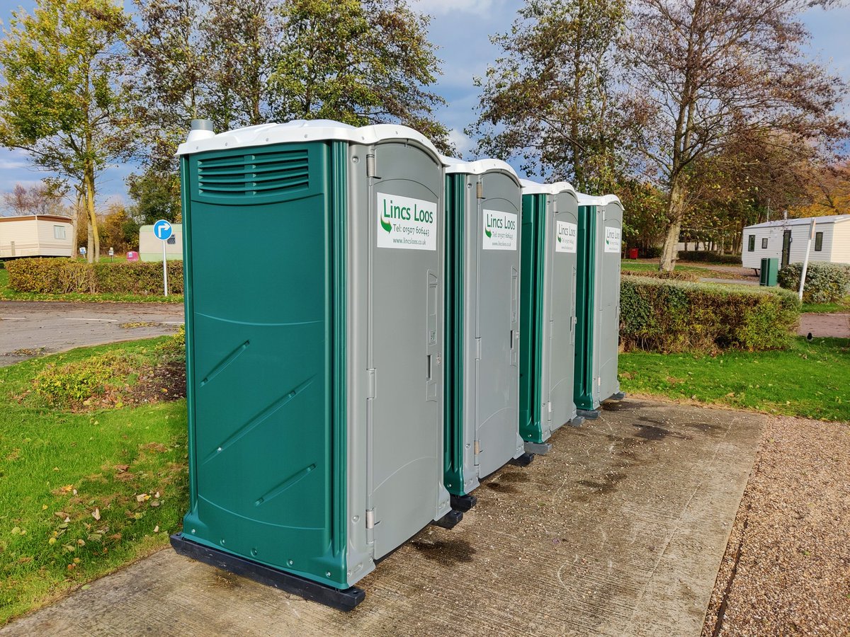 VigilantesRun's tweet photo. Over 100 arrows out. 7kg of flour as backup markings, and £300 worth of toilets now in place.

We're as ready as we can be. Are you?

I can't get in the hotel yet, but I'll head over soon. Might nap before expo. I don't know about you, but I've got a tiring weekend ahead of me... https://t.co/CExQlJO1w6