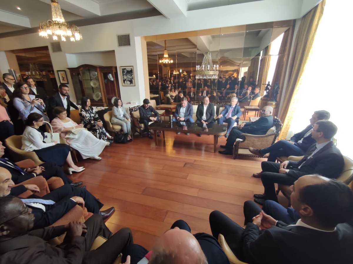 ManinoIriart's tweet photo. La minicumbre de @PensarMDP ya está en marcha, con la presencia de embajadores, empresarios, emprendedores, representantes de las 5 universidades y autoridades municipales.

De Mar del Plata al mundo 🌎 https://t.co/JZIHMzbiXn