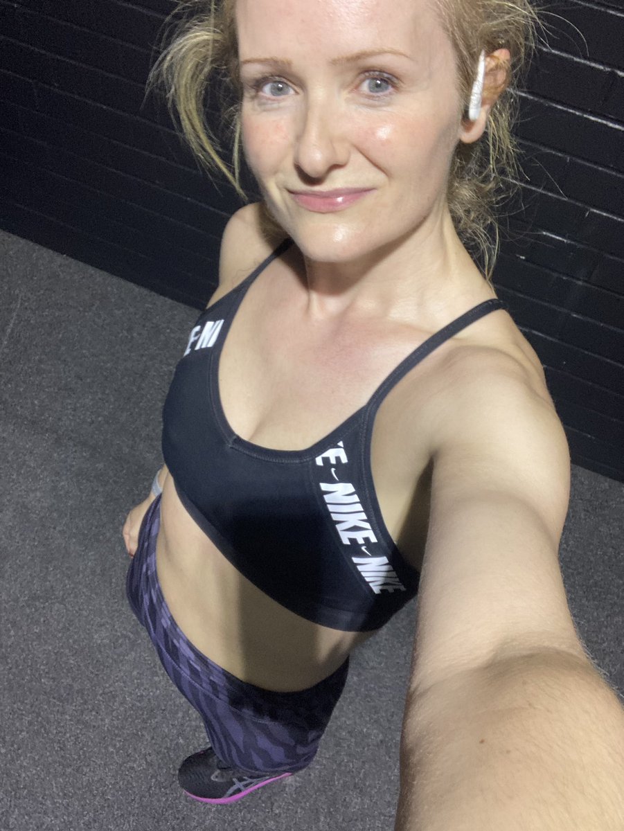 Babsytherunner's tweet image. It’s Friday spin! The Leicester/Scottish equivalent of #peleton which is ..’get on yer bike and sweat’ 😂😂 🚴🏴󠁧󠁢󠁳󠁣󠁴󠁿😂🥰💪🏻