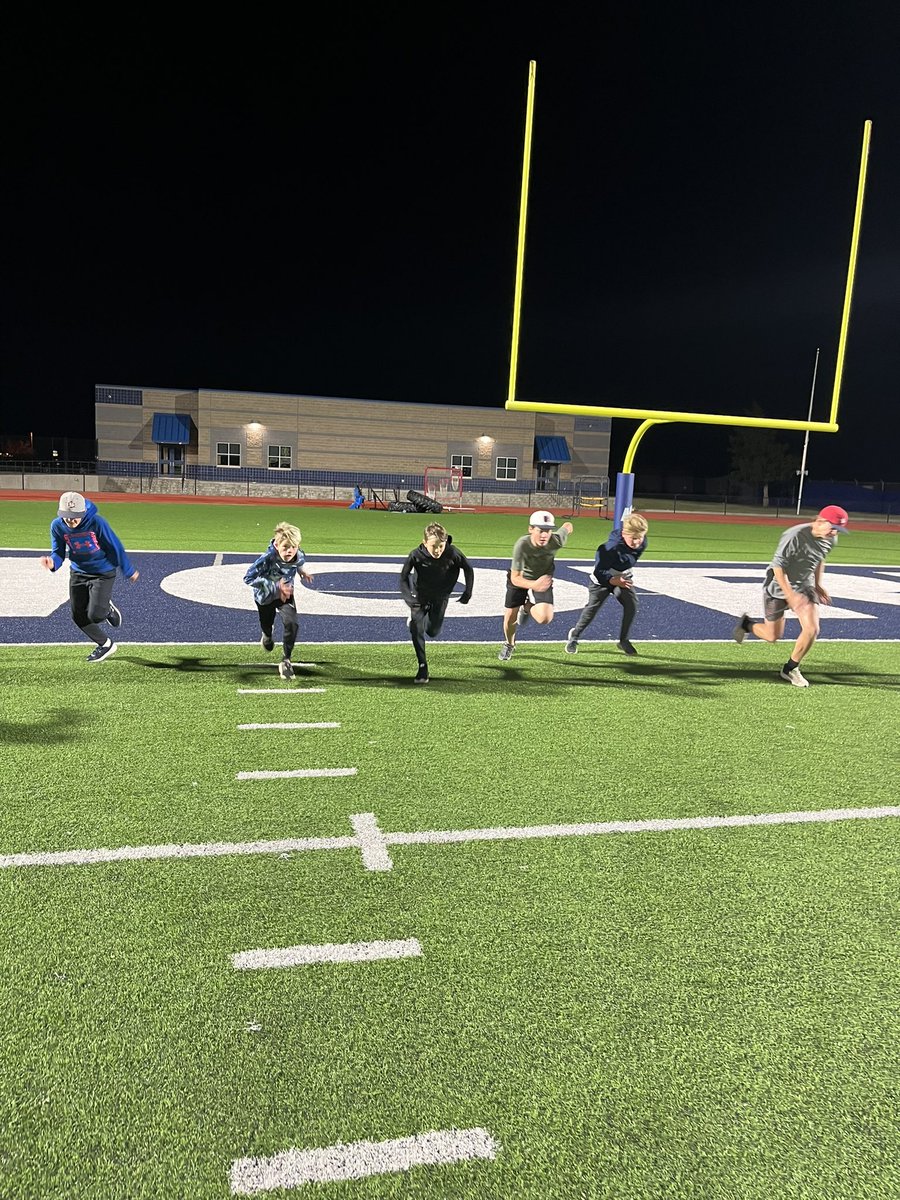 First night of Edmond North middle school training was on fire! These young men killed it! More to come! It’s just the beginning! <a href="/north_edmond/">Edmond North Athletics</a> see you Nov.29 at 7pm! 💪🏽💪🏽