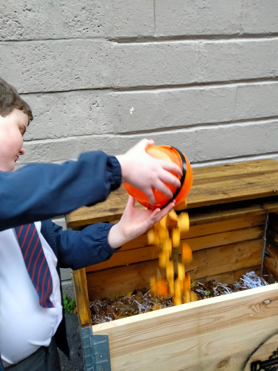 AhmeekJane's tweet photo. Just twinned St Mary's Grassendale Community Compost bin with Haiti projects @Bin_Twinning @CompostWorksUK #metromayersteve #CEFfund #communityprojects #GreenLCR https://t.co/zVHdpxNsja