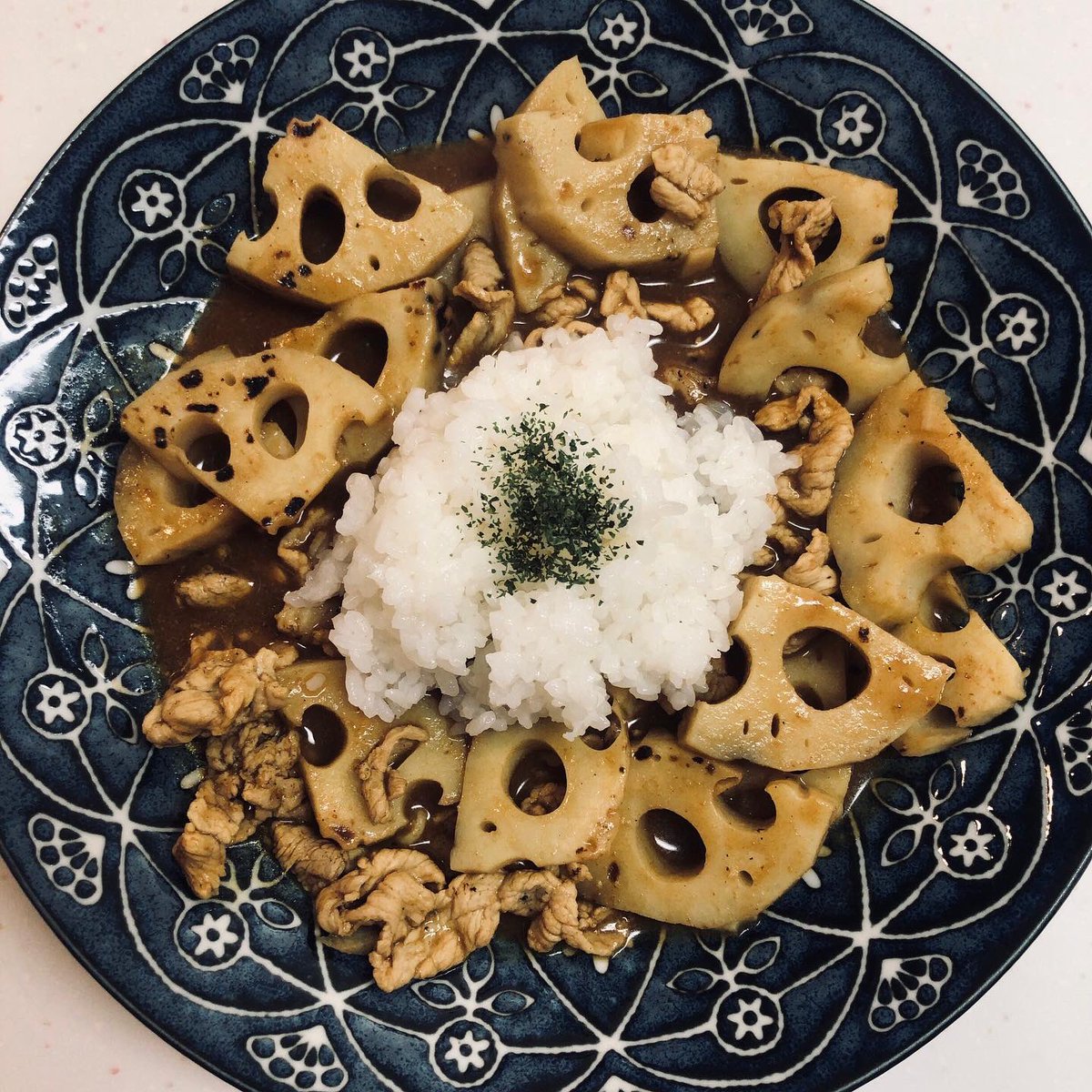 harapeco_chui's tweet photo. Twitter開設記念
とりあえず美味しいものを
#開設記念 #蓮根カレー #すだちそば #天ぷら #マロンパフェ https://t.co/FcjdZpzqaO