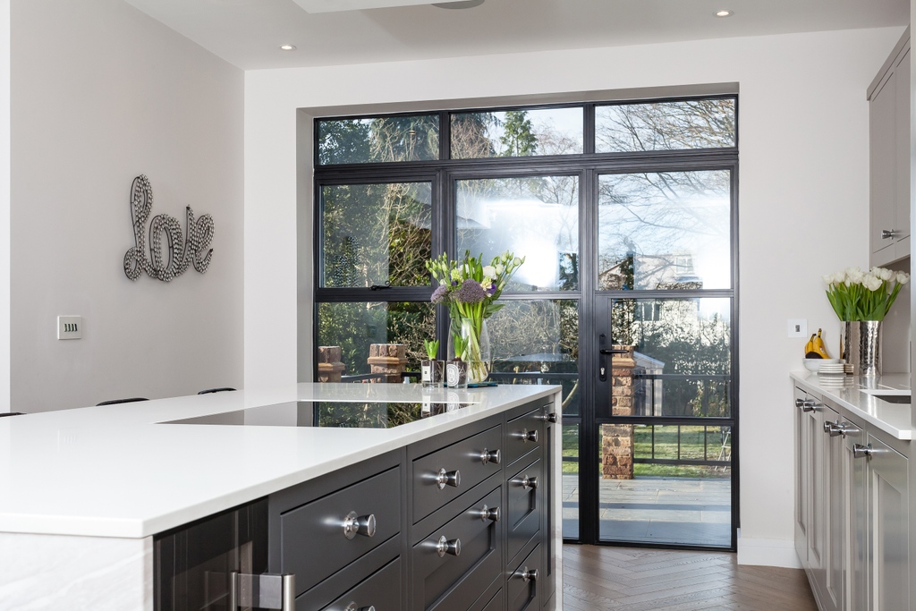 c_ckitchens's tweet photo. In frame kitchens really are stunning and we really love the marble effect quartz in this one. The addition of the full length windows help to reflect the light and keep the space naturally bright🤩

-

#candckitchens #kitchenideas #kitcheninspiration https://t.co/8p5OgZ6xrT