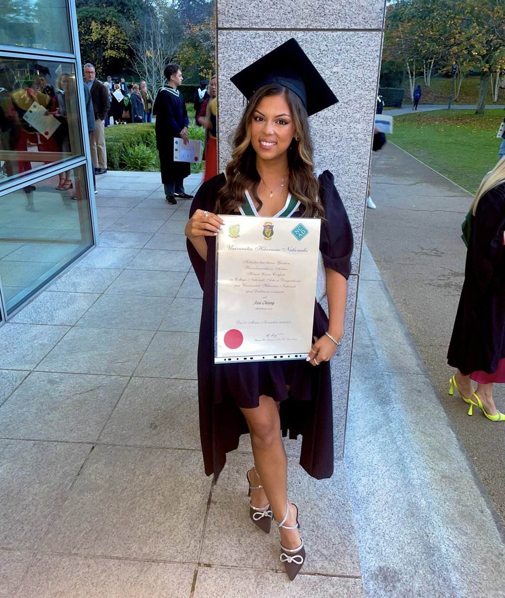 AsiaCheung16's tweet photo. I graduated with a First Class Honours in Interaction Design in @NCAD_Dublin. Hard work pays off. 

Now adventuring my design career currently working in Accenture @ The Dock https://t.co/UPIeVrCvJk
