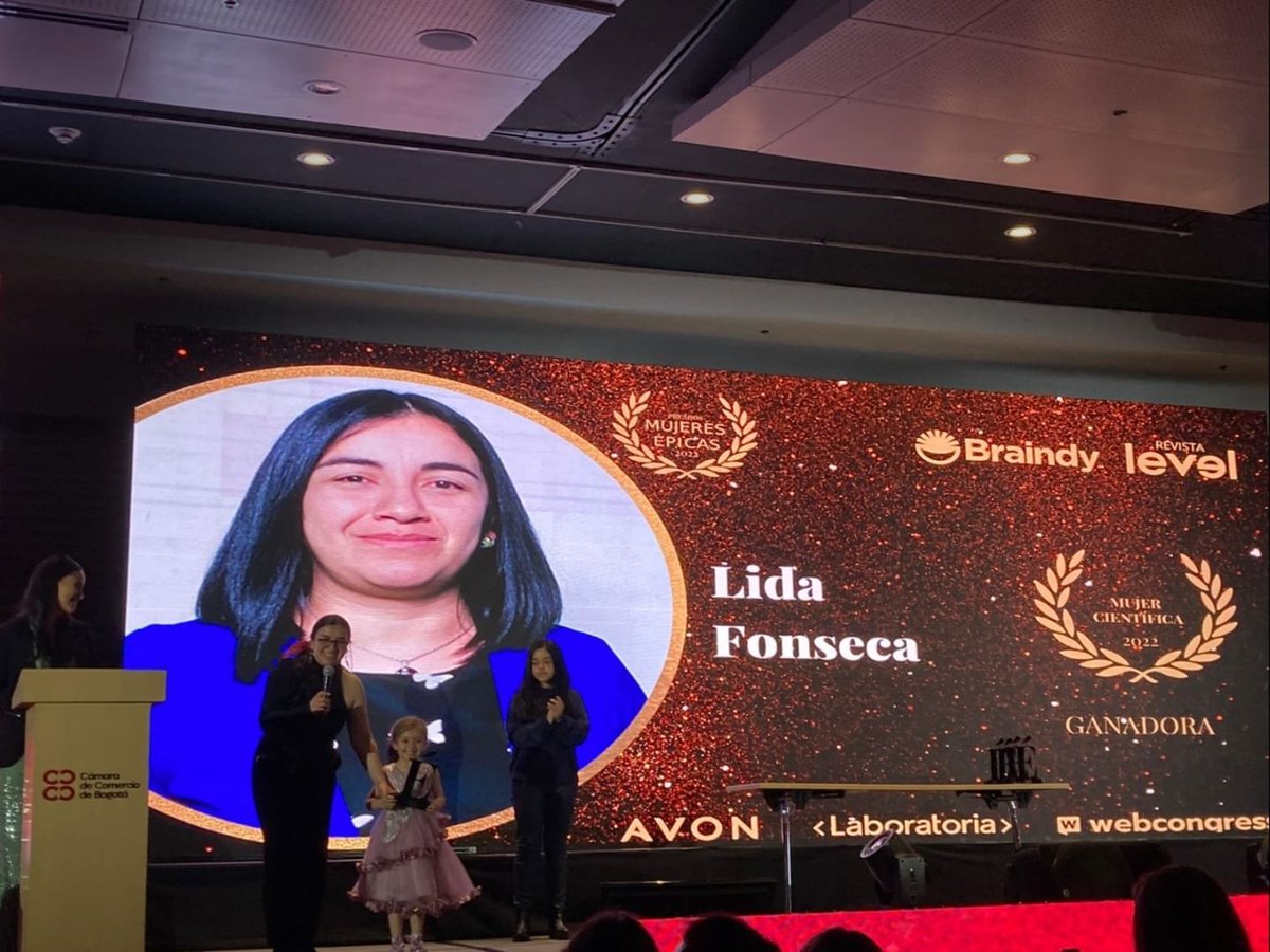 DirInves_FULL's tweet photo. Felicitamos a la profesora Lida Rubiela Fonseca @lidarfonsecag  de la Facultad de Ingeniería y Ciencias Básicas de @unilibertadores, quien resulto ganadora del premio  #MujeresÉpicas #STEM de la Revista Level @levelhumanright 
#OrgulloLibertador #FULLInvestigaciones https://t.co/ZYB8NpCrT1