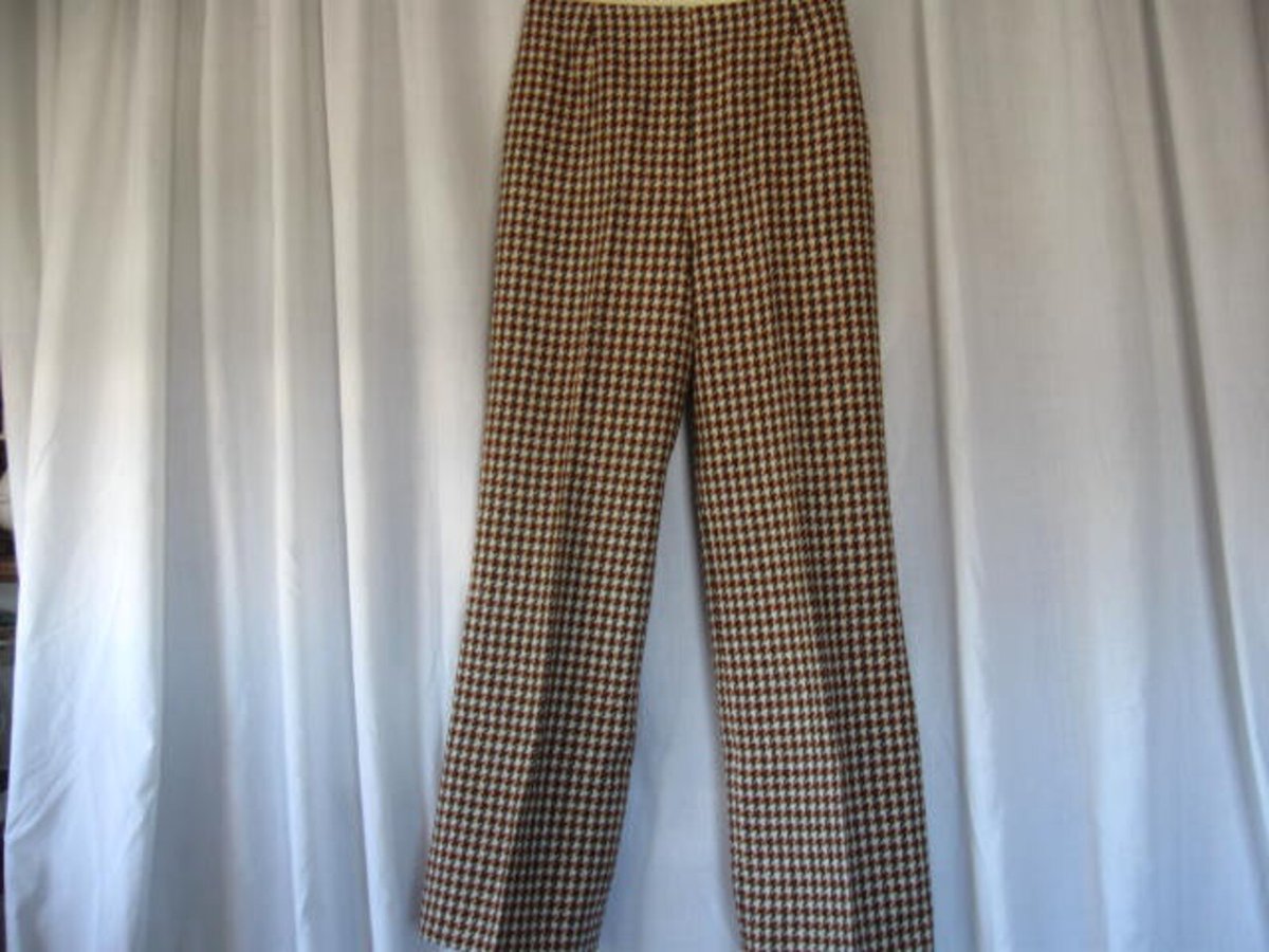 hiwaylady's tweet photo. Vintage Wool Houndstooth Trousers, Bell Bottom pants by Evan Picone 28" waist https://t.co/oAVtNCPBhi via
@Etsy
#wiseshopper #woolpants #houndstooth #bellbottoms https://t.co/aHKOYndz95
