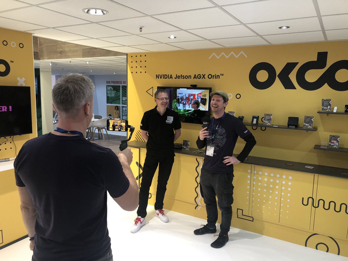RichardCurtin18's tweet image. What’s that, the team at @Collabora managed to bring up #linux 6.01 on the Rock 4 SE at #electronica2022 @LetsOKdo this 🚀 @theradxa @IloveRockchip @WeAreRSGroup #teaser #news