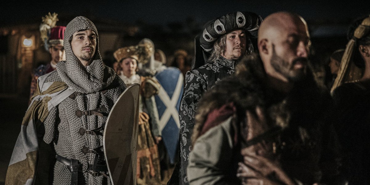 PuyduFou_espana's tweet photo. Vive la Historia estas Navidades. 
La gran Comitiva de la Historia ya ensaya su marcha para guiar cada noche a pastores, arrieros y docenas de animales hacia La Puebla Real. 
¿Quieres vivirlo?  https://t.co/2aUvQEp3FZ 
#NavidadPuyduFou 
#PuyduFouEspaña #Navidad https://t.co/IIlxBYp5dL