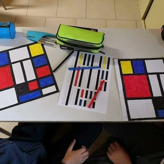 DonMilaniGuidon's tweet image. CodeWeek2022: gli alunni delle classi 2A, 2B, 2C della scuola secondaria hanno riprodotto con la pixel art le opere di alcuni famosi artisti. Mondrian, Van Gogh e Hokusai
#CodeWeek2022