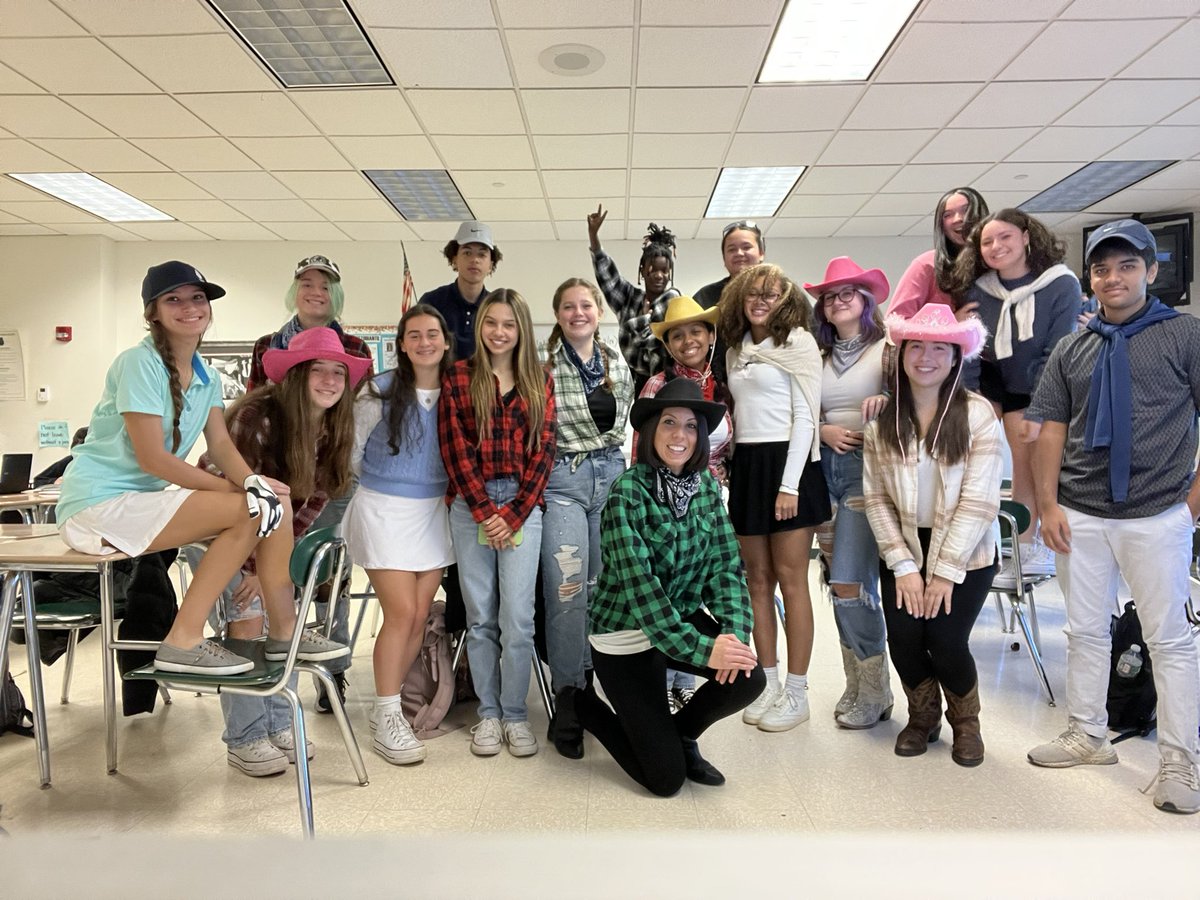 Having some fun with Spirit Week <a href="/DartmouthHS/">DartmouthHS</a> ! Country vs. Country Club Day! 🤠 @lilispanish