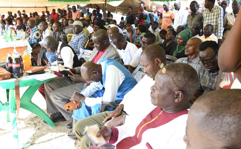 GvnLomorukai's tweet photo. Commiserated with friends and family of former Public Health Officer, the late Dr. Peter Lemu Lomongin in Lolupe, Nakalale Ward in Turkana North sub county. https://t.co/XhT9iVlzwo