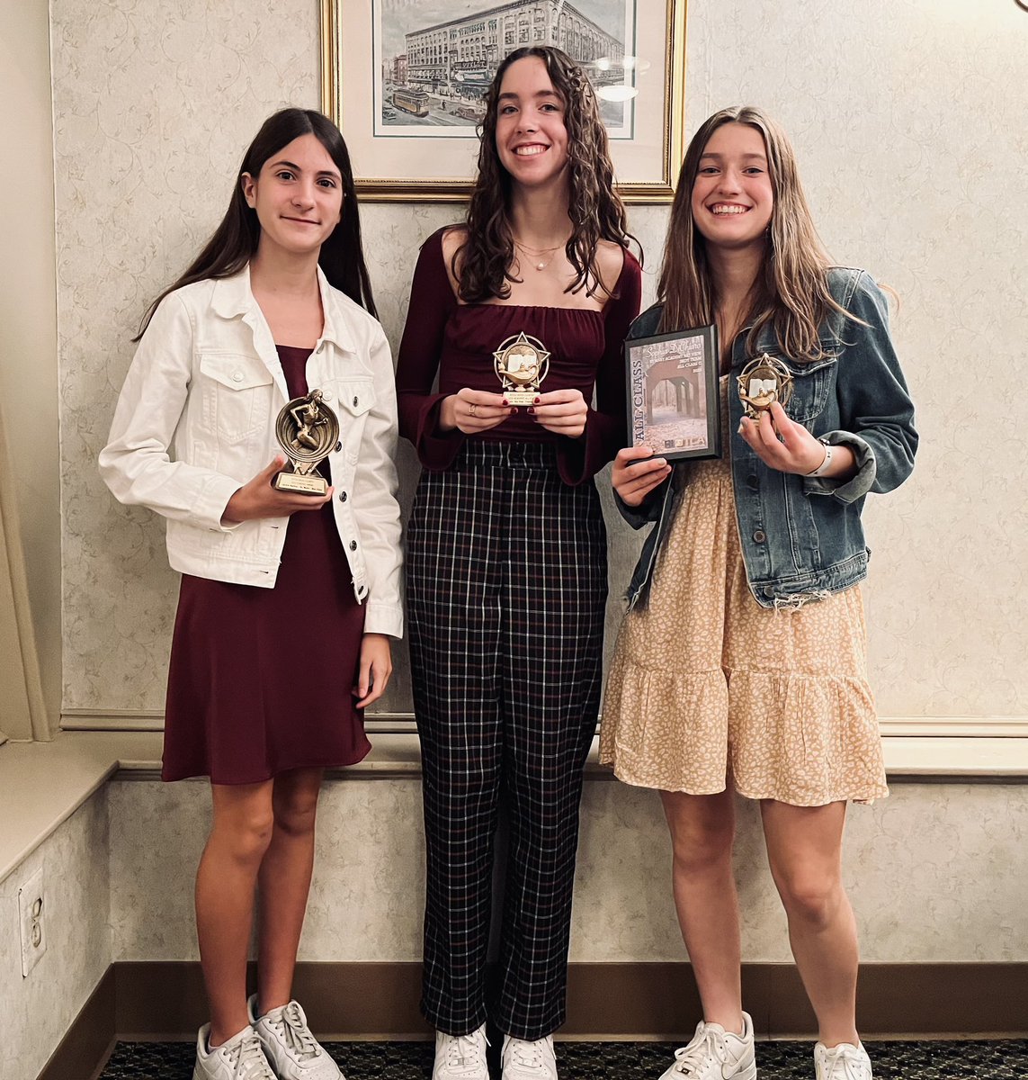 BVBengals's tweet photo. Congratulations to Jackie, Francine, Sophia and the entire @bayviewacademy cross country team on a great season and their RICA Academic and All Class Awards! #WErBENGALS🐯 https://t.co/vj1IeIdj6v