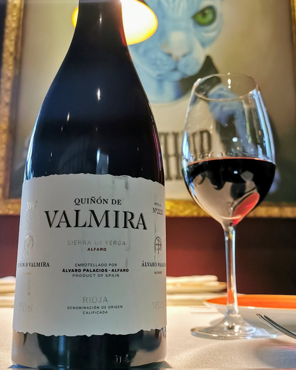 francisco_mktg's tweet photo. Quiñón de Valmira 2017
This is simply one of the best Garnachas I've ever tasted.
#garnacha #alvaropalacios #palaciosremondo #parker96 #dorioja #robertparker #sierradeyerga #alfaro #vino #wine #wein #vinho #wijn #vin #zurito #zuritopozuelo #orgascu https://t.co/CSkLfigtHr