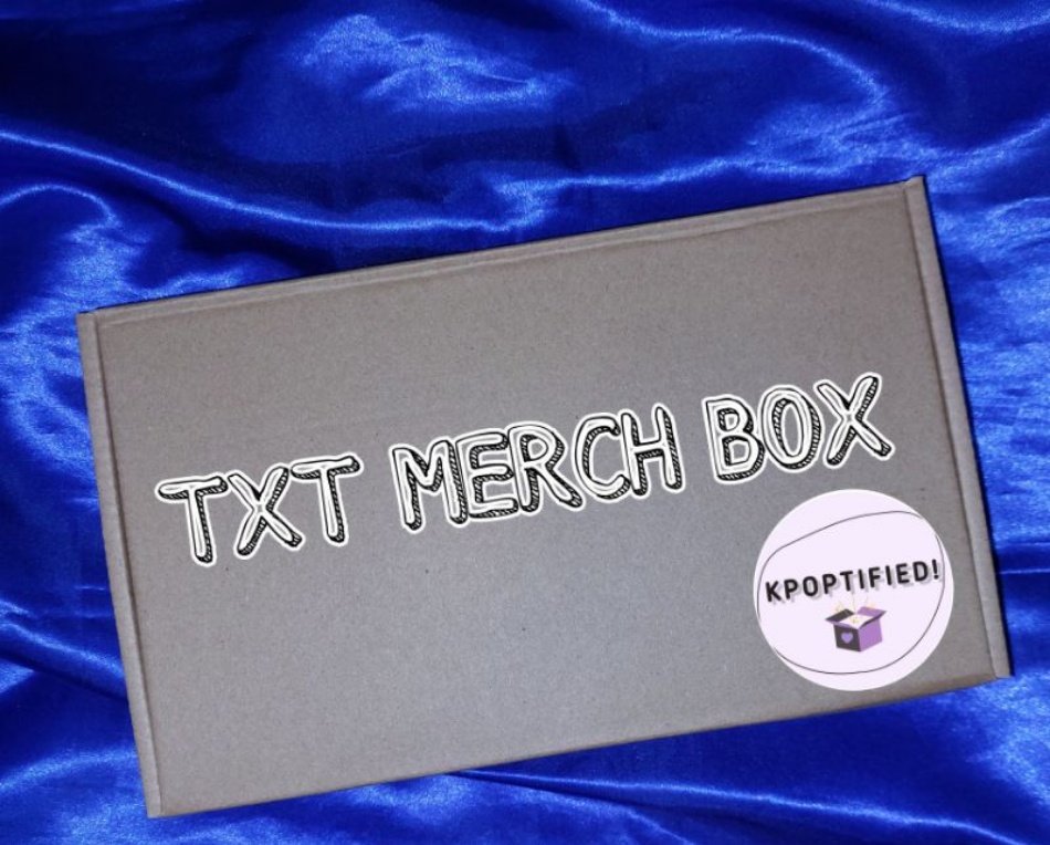 I'm selling TXT MERCH BOX (RANDOM OFFICIAL ITEMS). Get it on Shopee now! shp.ee/wydz4nb