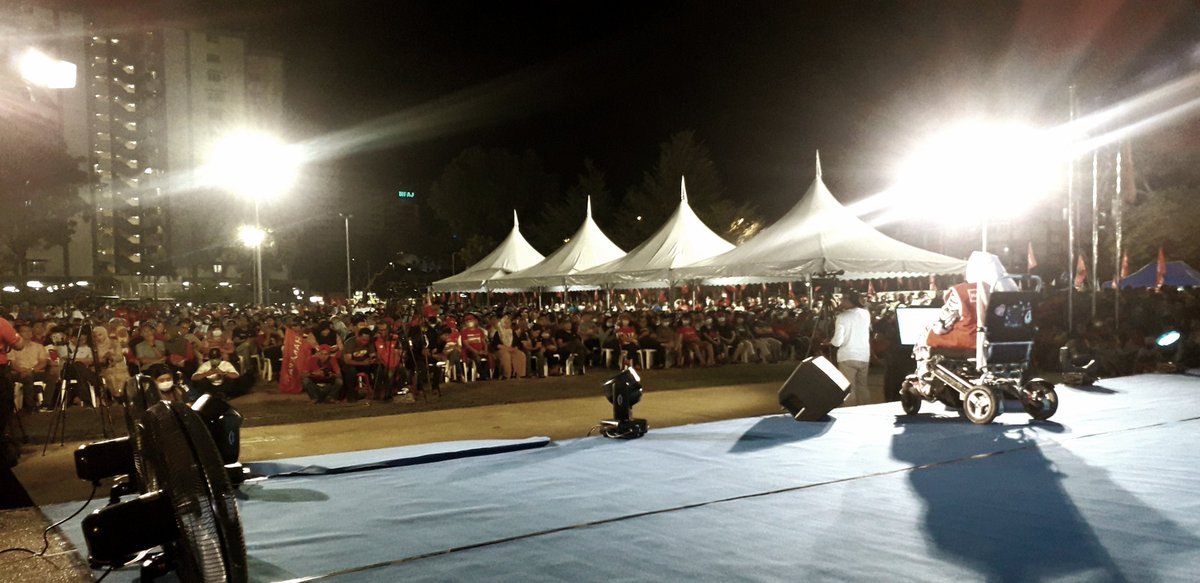 AshMuhammadArmz's tweet photo. Dr ecah @AbdMydin in the house.
#MegaFinale #AyuhMalaysia #KitaBoleh #PakatanHarapan https://t.co/Lyk2NUgtEZ