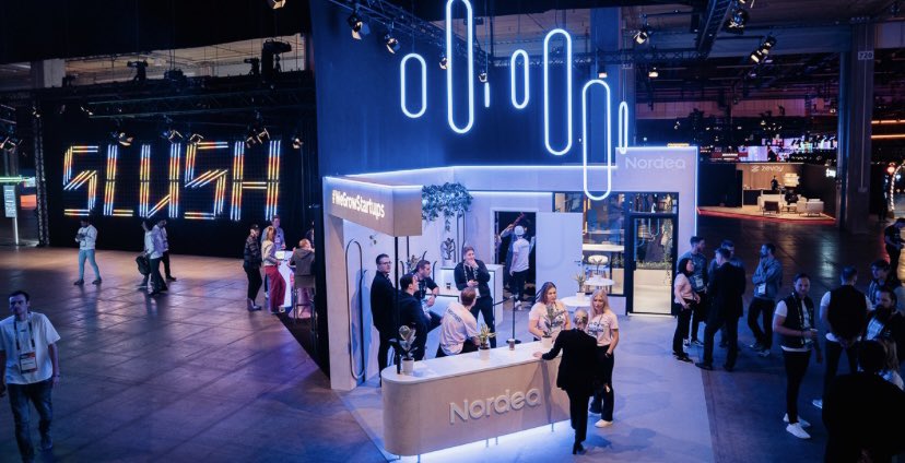 NordeaGrowth_FI's tweet photo. What a smashing time we've had with all our participants, customers, investors. entrepreneurs and - our team making this happen: creating a dinner for almost 500 investors and an arena for 20 investors to meet with 25 founders in 34 f-2-f meetings #slush22 #WeGrowStartups https://t.co/qTibBycQUC