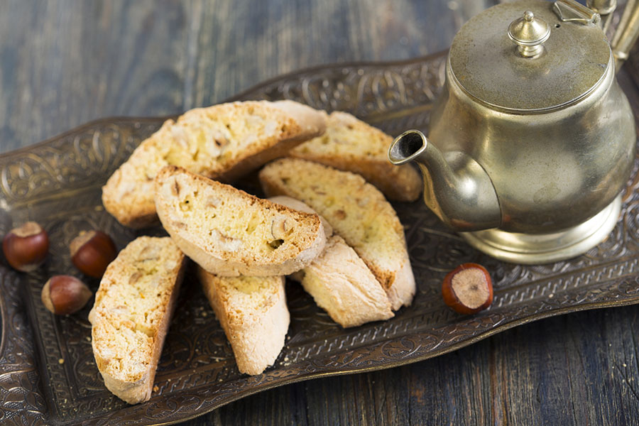 CmasCookies's tweet photo. Cinnamon and Hazelnut Biscotti - Italian #biscotti with the rich flavor of toasted #hazelnuts and redolent of #cinnamon. Perfect for dipping in your holiday coffee!
https://t.co/7uEh7gI4IF
#christmascookiesaroundtheworld #biscottirecipe #italianchristmascookies #christmascookies https://t.co/iowotnLaA0