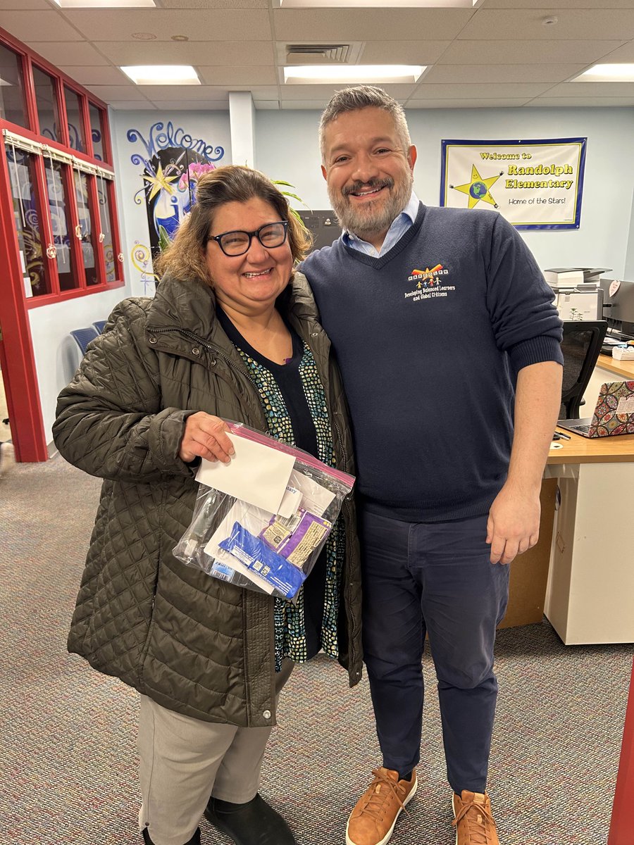 RT <a target='_blank' href='http://twitter.com/RandolphStars'>@RandolphStars</a>: We are grateful for our building substitute Ms. Gauto. <a target='_blank' href='http://twitter.com/principal_aps'>@principal_aps</a> <a target='_blank' href='http://twitter.com/APSVirginia'>@APSVirginia</a> <a target='_blank' href='https://t.co/KpHOsxs7AE'>https://t.co/KpHOsxs7AE</a>
