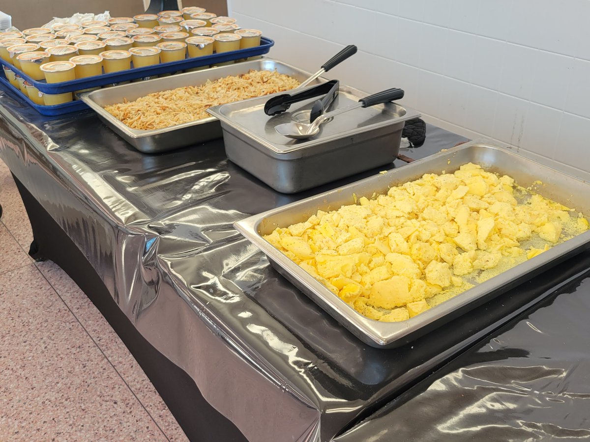 LakelandTRIBE's tweet photo. Most Respectful Breakfast today! #WeLoveOurTRIBE #ChiefPride Congrats to our 70+students who were nominated by staff for their most Respectful behavior 👏❤️💙 https://t.co/bLjIOQcHlT