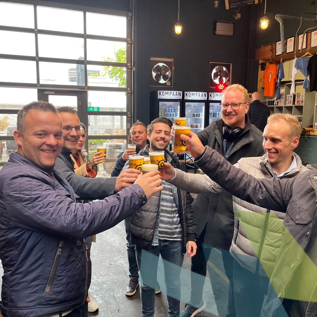 BVIWateringen's tweet photo. Ons uitje naar de Binckhorst was een succes! 🥂
We hebben veel gezien, geleerd én natuurlijk gelachen op 4 november. Gelukkig staan de volgende bijeenkomsten alweer op de planning. Ben jij erbij tijdens de Eindejaarsbijeenkomst op 12/12 of tijdens de Kerstlunch op 20/12? https://t.co/455ZCoH2ID