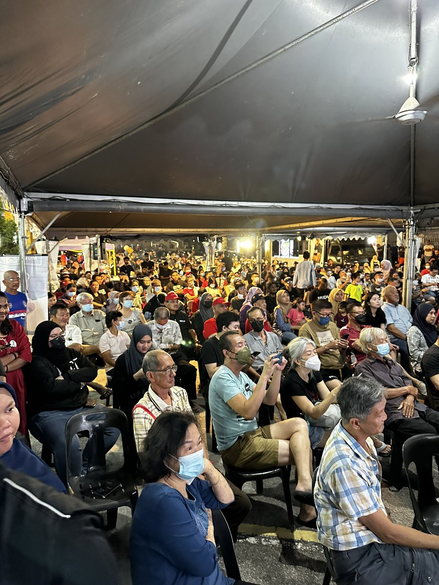 SyedSaddiq's tweet photo. CERAMAH MEGA FINALE MUAR! 

Terima kasih orang Muo ❤️

#MalaysiaKitaPunya 
#KitaBoleh https://t.co/3I0kWu0DE1