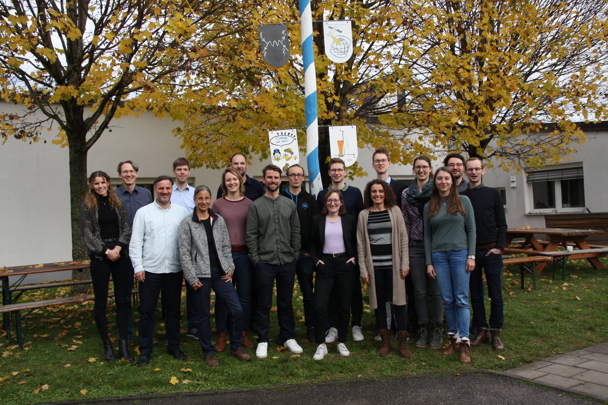 Beim Trans4ReaL Projekttreffen haben wir die Zukunft von #Wasserstoff aus ökonomischen, sozialen und regulatorischen Blickwinkeln diskutiert. 
Danke an die Kolleg:innen des <a href="/ZBTGmbH/">ZBT - The Hydrogen and Fuel Cell Center</a>, <a href="/Stiftung_UER/">Stiftung Umweltenergierecht</a>, <a href="/DECHEMA/">DECHEMA e.V.</a>, <a href="/TU_Muenchen/">TU München</a>, <a href="/ruhrunibochum/">Ruhr-Universität Bochum</a>, <a href="/AgoraEW/">Agora Energiewende</a> und <a href="/energieforschen/">Energieforschung</a> fürs Kommen!