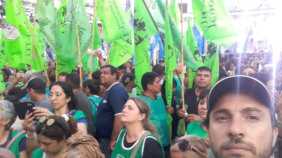 FedericoThoman1's tweet photo. #Cristina2023
Ayer dijimos presente en el acto encabezado por @CFKArgentina en el Estadio Diego Maradona de #LaPlata
Desde #EstebanEcheverria nos movilizamos los/as compañeros/as de @AteEzeizaee y @EstebanUnidad en el aniversario de los 50 del regreso del #GeneralPeron a 🇦🇷 https://t.co/OBpKkWKV1s