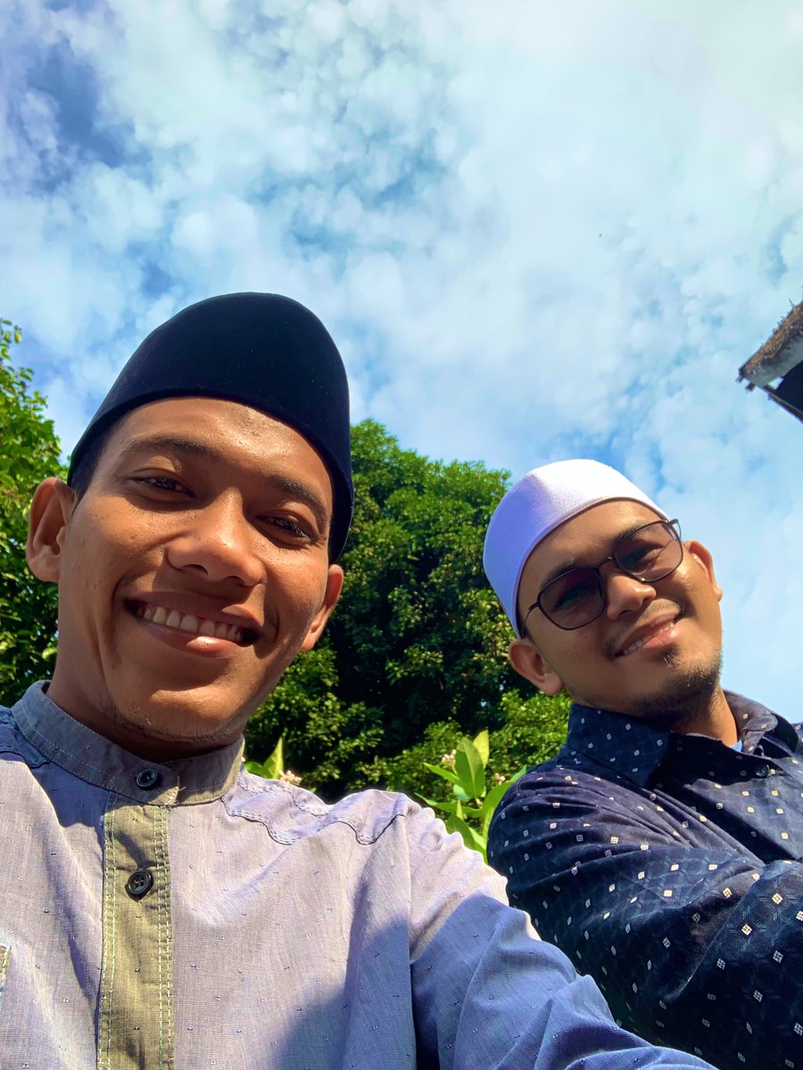 surah108's tweet photo. " Yang biasa akan sangat berharga jika dia sudah tiada "                                                                                      Tu Sop ( Ayah Jeunip ) https://t.co/7yjIiu7vji
