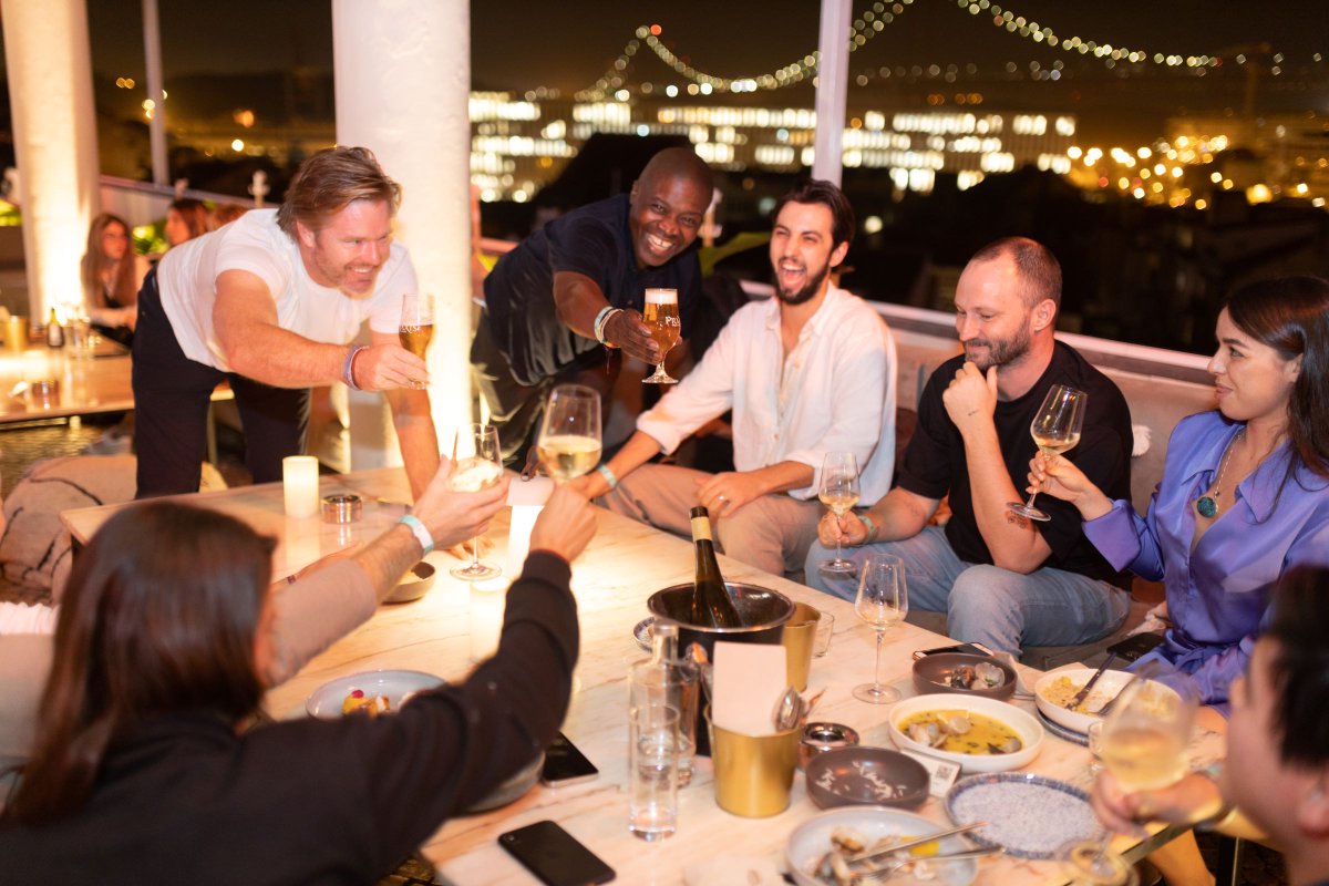 SonicLabs's tweet photo. Big few days for the #Fantom agenda Nov. 8-10!
✅Speak at @StakingRewards Summit🇵🇹
✅Speak at @Token2049 🇬🇧
✅Host rooftop happy hour in Lisbon
✅Host after-hours party overlooking London
Networking with the #Web3 community and spreading #FantomVibes!
#FantomVibe https://t.co/AyHAEcxK1G