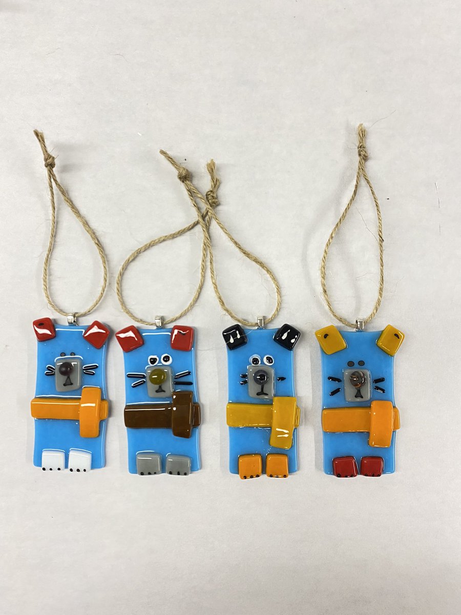 Need unique Christmas gifts ? We are part of the Hand make here , visit us there or in the gallery 1542 17 ave Sw , Our on line store is open too #@handmadehere <a href="/17thavesw/">17th ave SW</a> @ABCraftCouncil #giftideas #artists , #yyc  #artcollector @cbcDougDirks <a href="/global_leslie/">Leslie Horton</a> @CTVCRoebuck