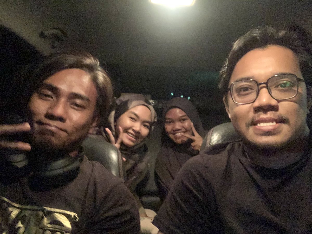 done #CarpoolGE15 walaupun kita tidur je kat belakang 😬🥲 thank you so much Nas!