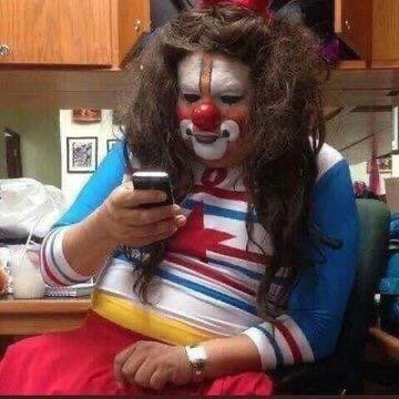 ezzetaborda's tweet photo. Yo despertando y viendo que twitter sigue abierto #RIPTwitter https://t.co/s3U4DovHZ7