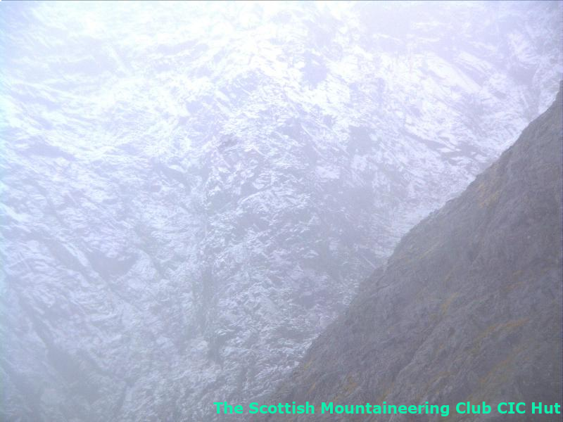 cicwebcam's tweet photo. #cichut #northface #bennevis #mountaineering Current weather. 3.05C, humidity 93.1%, recent gust 5mph, direction S https://t.co/CZgm0zLg00