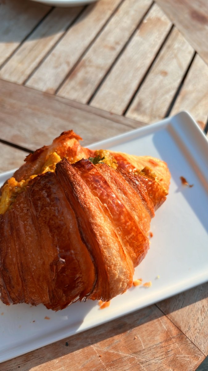 anjali_thomas's tweet photo. Definitely going to miss those sunny brunch days.  🥐
#Mark1051 #Knowyoursocial #Fallyouwillbemissed https://t.co/kUqf1mMz0D