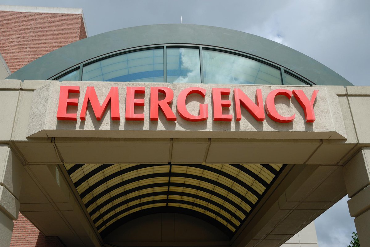 NEJMClinician's tweet photo. Ultrasound appears to be underused, and CT overused, for patients presenting acutely with suspected nephrolithiasis in the emergency department. https://t.co/VtbkZTpb7J #UrinaryStones https://t.co/InJf7ItWdi